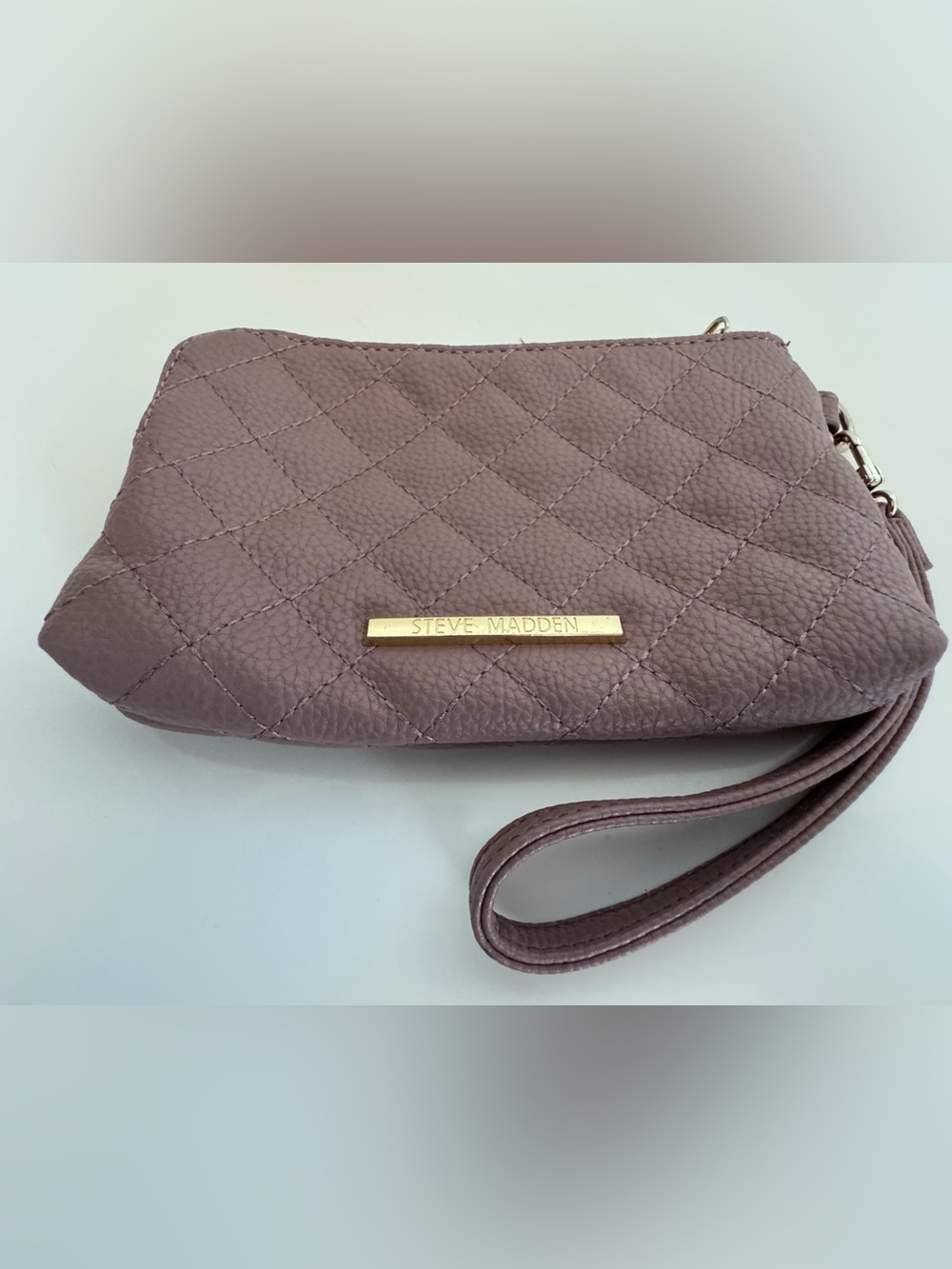 Steve Madden Quilted Wristlet Clutch Wallet Taupe Gold Zip Pouch Chic Bag Neutra - Picture 3 of 16